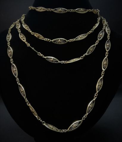 null Gold filigree necklace

Weight: 75 g - L: 152 cm
