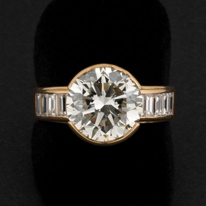 null Bague diamant taille brillant, 4.65 carats, couleur N-R, pureté VVS2, fluorescence...