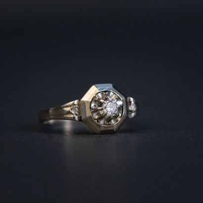 null Tank ring, brilliant cut diamond, approx. 0.10 carat, white gold setting 

Circa...