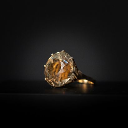 null Important citrine cocktail ring (?), gold setting 

Circa 1960 

Gross weight...