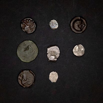 null Eight Gaul bronze silver coins to examine