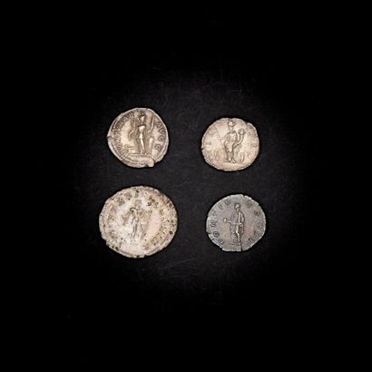 null ROMAN EMPIRE 

Lot of four coins including: three last and one Antoninian Caracalla...