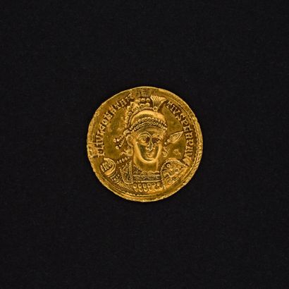 null ROMAN EMPIRE

CONSTANCE II, Solidus gold, R/Rome and Constantinople carrying...