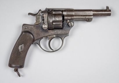 null Revolver d'officier modèle 1874 série 1878. Calibre 11mm. Manufacture d'Armes...