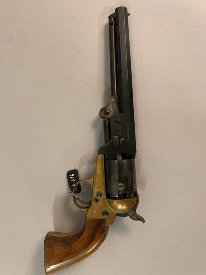 null Réplique Italienne d'un revolver Navy calibre 36 numéro 1619.Arme neuve.