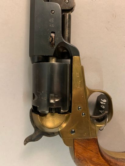 null Réplique Italienne d'un revolver Navy calibre 36 numéro 1619.Arme neuve.
