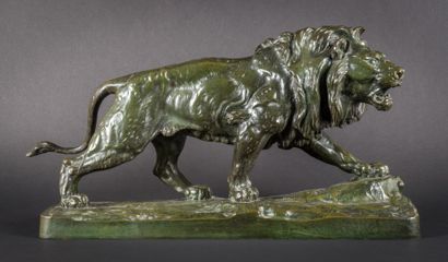 null Paul THOMAS (1859-1910) 

Lion

Sujet en bronze à patine verte signé et marqué...