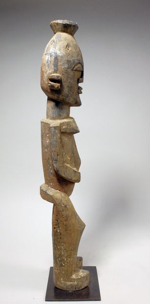 null Statuette Lobi (Burkina faso)

Personnage debout sur ses jambes fléchies, les...