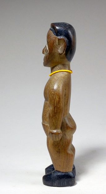 null Statuette Ewé (Togo/Bénin)

Personnage debout les bras détachés du corps, munis...