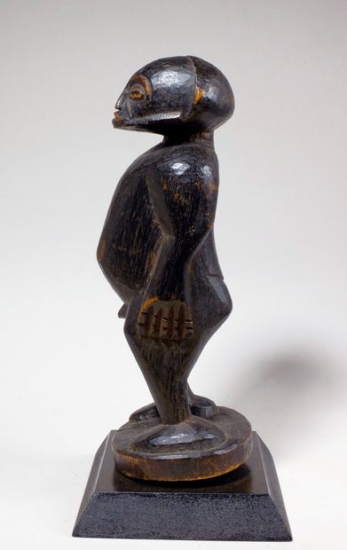 null Statuette Sénoufo (Côte d'Ivoire)

Statuette masculine debout les bras le long...