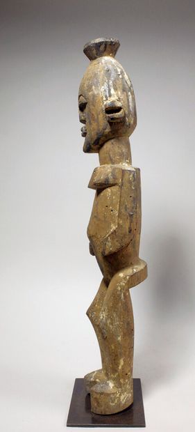 null Statuette Lobi (Burkina faso)

Personnage debout sur ses jambes fléchies, les...