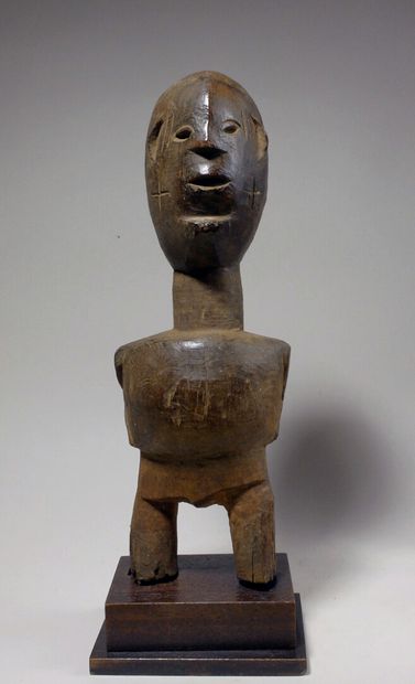 null Statuette Makua (Tanzanie)

Etrange statuette à la tête démesurée par rapport...
