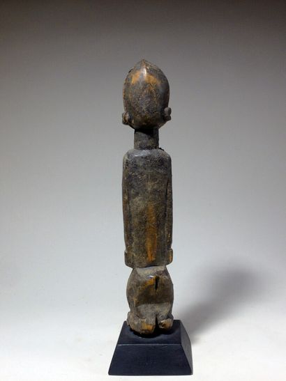 null Statuette Lobi (Burkina faso)

Intéressante statuette masculine aux proportions...