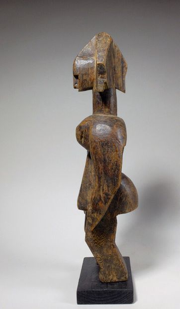 null Statuette Bambara (Mali)

Personnage debout les bras détachés du corps, traité...