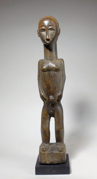 null Statuette Baoulé (Côte d'Ivoire)

Personnage debout les bras le long du corps,...