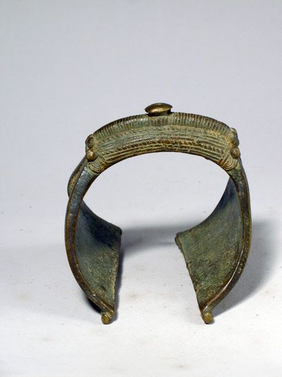 null Bracelet Gurunsi (Burkina faso)

Bracelet en bronze à la cire perdue.

 XIXe....