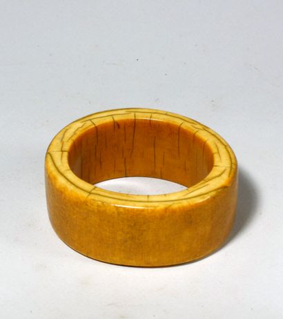 null Bracelet Gurunsi (Burkina faso)

Bracelet en ivoire à belle patine d'usage....