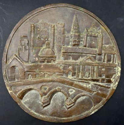 null ECOLE TOULOUSAINE XXe

Monuments de Toulouse

Bronze en tondo

Diam : 29 cm