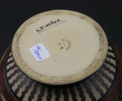 null CIBOURE - Période FISCHER

Vase ovoïde sur talon à col en grès émaillé à décor...