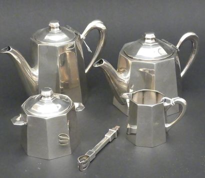 null ERCUIS

Service à thé et à café, quatre pièces ( pot à lait, sucrier, théière,...