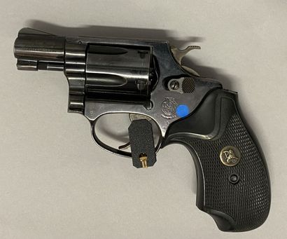 null Revolver Smith & Wesson modèle 36. Calibre 38 spécial. Canon de deux pouces....