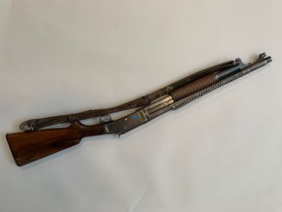 null Trench-Gun Winchester 1897, fabrication 1950. Arme n°E956611. Canon de 510mm...