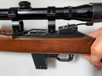 null Carabine Erma type USM1 calibre 22LR . Arme n°E140631. Avec son chargeur, sa...