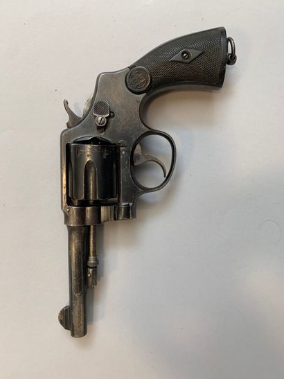 null Revolver 1892 espagnol (copie S&W) military and police 1905. Calibre 8mm/92....