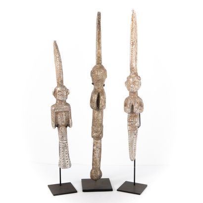 null NAGO-BENIN

Rare set of three Eshu Elega aluminum on wood. 

used as scepters...