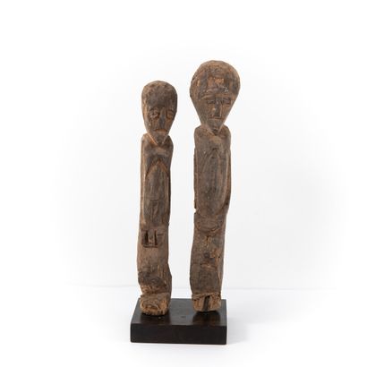 null LOBI BURKINA FASO 

Couple of archaic batéba 

Patina of use H: 27 cm