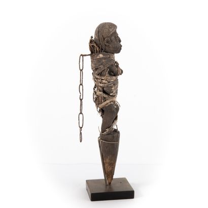 null FON- BENIN 

Small botchio surmounted by a female figure wrapped in a magical...