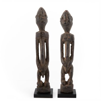null LOBI- BURKINA- FASO/ GHANA 

Couple of Beteba, beautiful shiny patina 

H: 34.5...