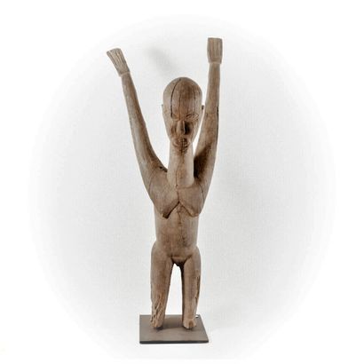 null LOBI BURKINA FASO - THILL 

Ancient female statue with two arms raised backwards...