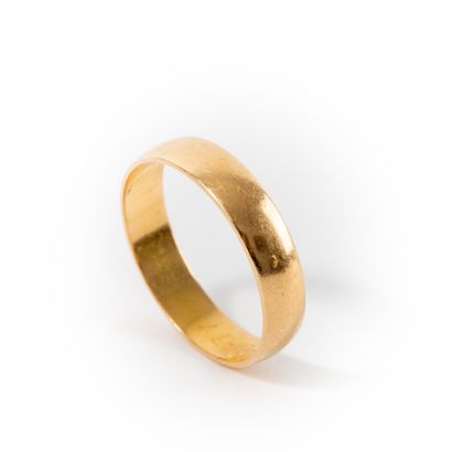 Gold wedding ring 

Weight: 4.4 g - Finger:...
