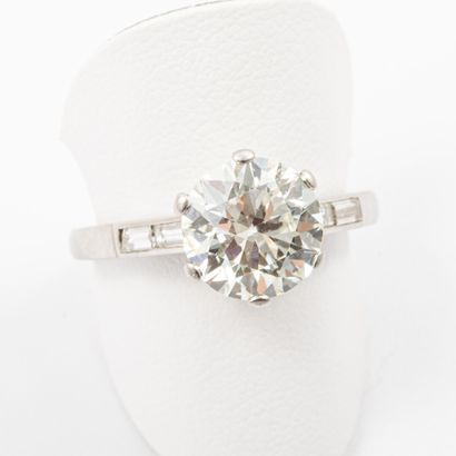null 
 Solitaire brilliant cut diamond ring 3.52 carats, L colour, SI2 clarity, low...