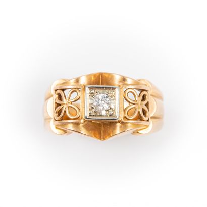 null Brilliant cut diamond tank ring, gold setting 

circa 1940

Gross weight: 4.6...