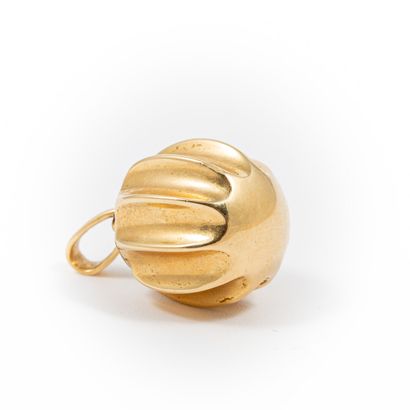 null Gold pumpkin pendant 

Weight: 14.1 g - H: 2.5 cm
