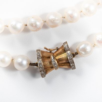null Important sautoir en choker de perles de culture diam : 9 mm environ, monture...