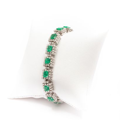 null Bracelet articulé émeraudes Brésil, huilage modéré LGP 2021, entourage diamants...