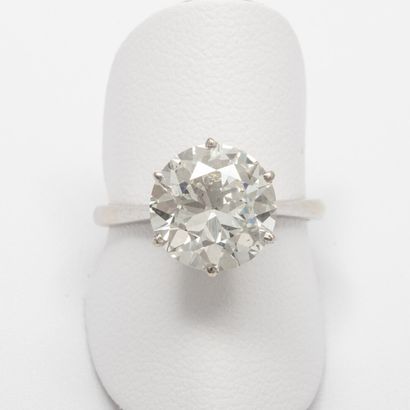 null Bague solitaire diamant taille brillant 3.63 carats, couleur N-R, pureté VS2,...