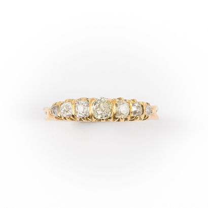 null Garter ring with old cut diamonds 0.30 carat approximately, gold setting 

Gross...