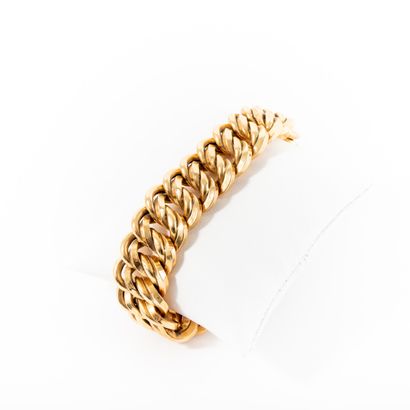 null Important bracelet gourmette en or maille anglaise

Vers 1960 

Poids: 37.4...