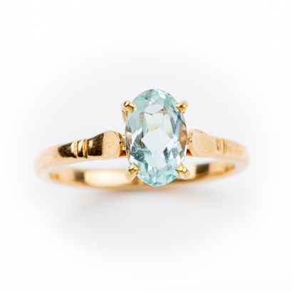 null Aquamarine ring, gold setting 

Gross weight: 3 g - Finger: 53
