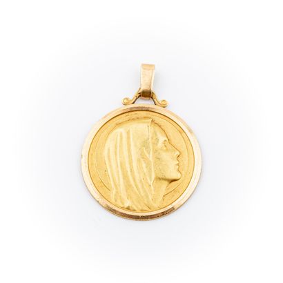 médaille de baptème en or 
Poids: 6.4 g -...