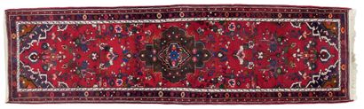null Knotted wool gallery carpet.

Hamaman, Iran

300 x 86 cm