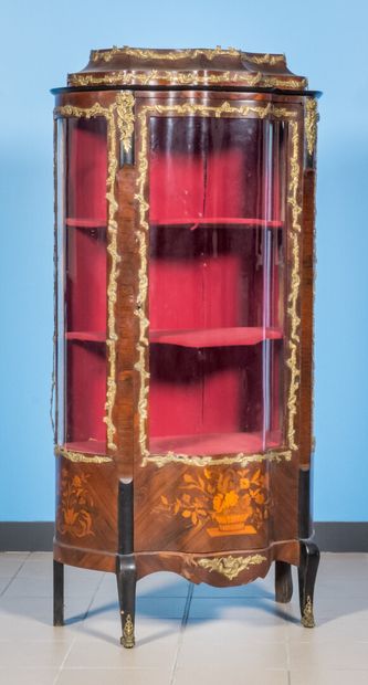 null Inlaid wood showcase decorated with baskets of flowers, curved glass, gilded...