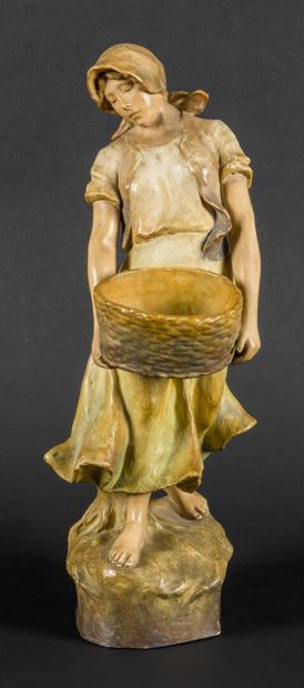 null HANIROFF, 19th-20th century

Young woman with basket

Plaster signed on the...
