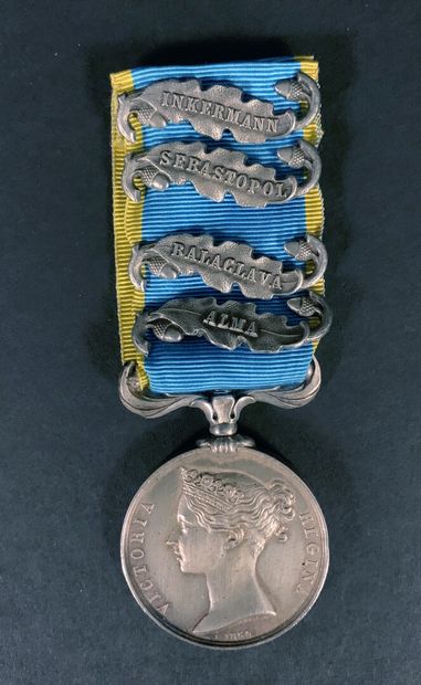 Médaille de Crimée avec son ruban bleu à...
