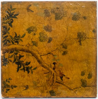 null Lacquer panel representing branching birds.

China.

91 x 89,5 cm

(cracks,...