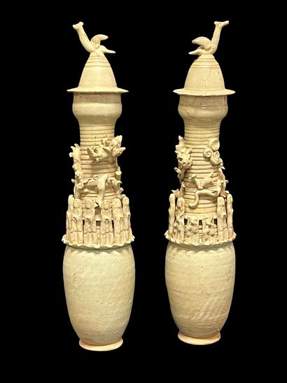 null Pair of large covered jars with long necks, Qinbaien celadon ceramic, decorated...